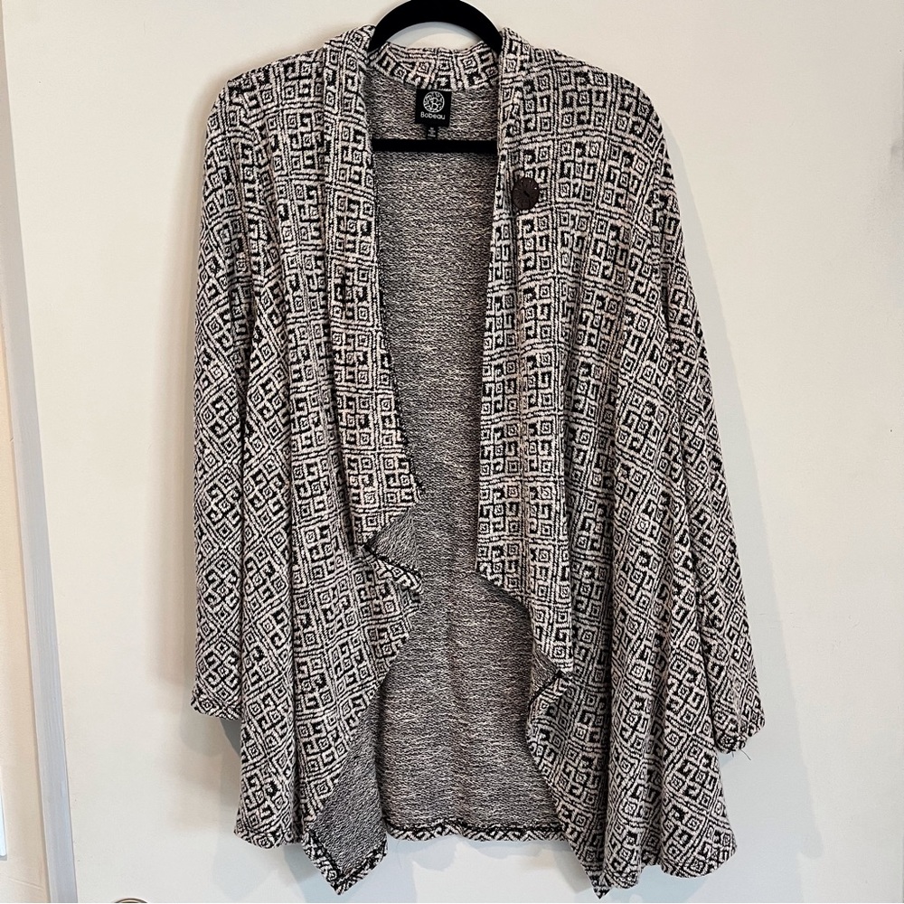 Bobeau women’s one button black & white wrap sweater/cardigan.
